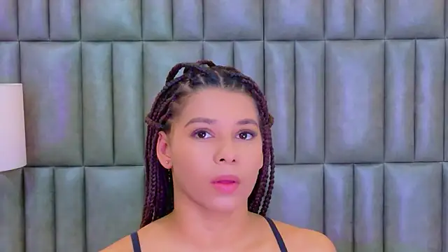 TiaraRosse online show from February 5, 2026, 4:06 am