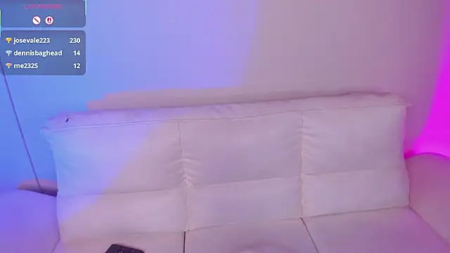 Rebeca Williams  online show from November 20, 2025, 11:37 pm