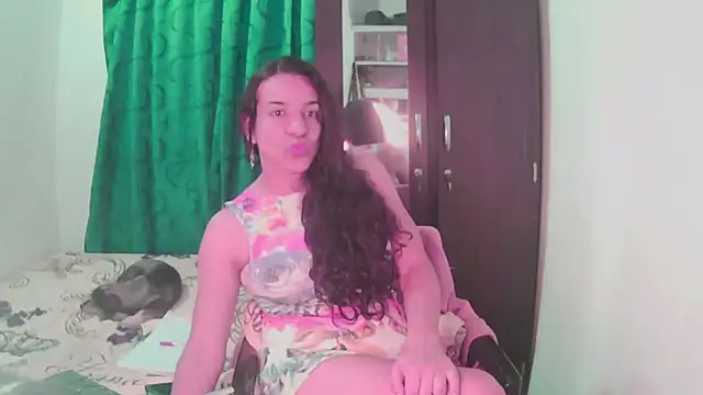 Oh Tique online show from October 5, 2025, 4:49 pm