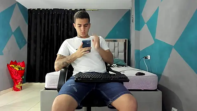 simookeler online show from February 28, 2025, 3:48 am