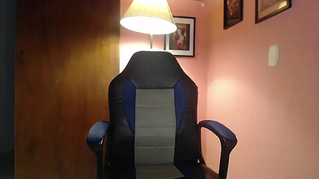 bunnyemilyrose36 online show from January 30, 2025, 10:08 am