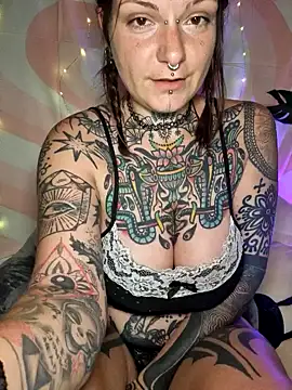 lizzardqueeen online show from March 7, 2026, 5:04 am