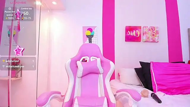 scarlette 15  online show from March 18, 2025, 9:09 am