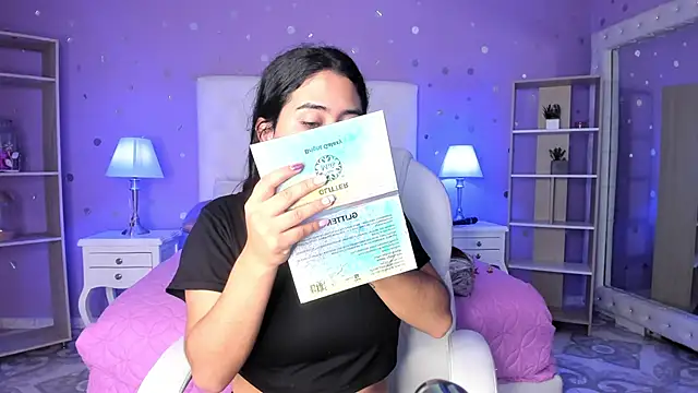 scarlette 15  online show from September 24, 2025, 3:21 am