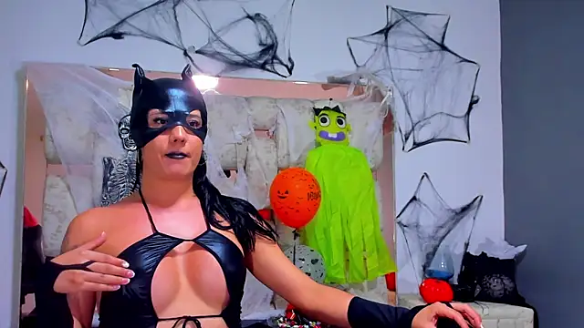 ZachaTompson online show from October 31, 2025, 9:49 pm