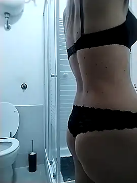 Snapshot of porcedda38 chatting on February 17, 2025, 5:14 am porcedda38 online show from February 17, 2025, 5:14 am