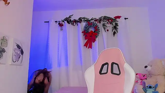 Lia Petite1 online show from March 11, 2025, 11:37 pm