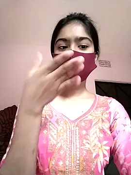 Arisha- online show from December 17, 2025, 10:32 am