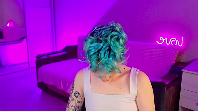 School Love online show from December 2, 2024, 1:13 pm