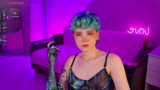 School Love online show from December 3, 2024, 1:10 pm