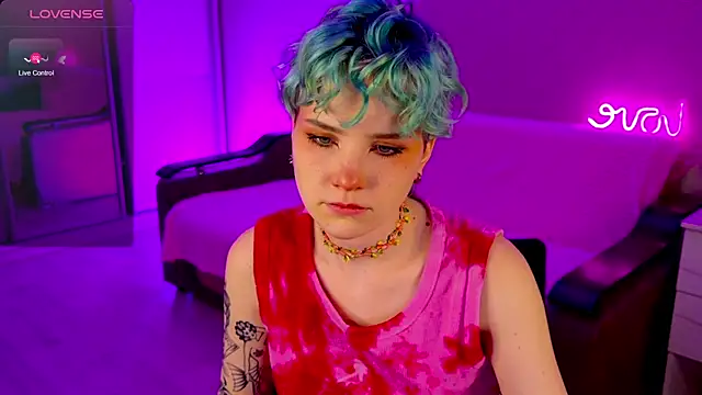 School Love online show from December 18, 2024, 1:12 pm