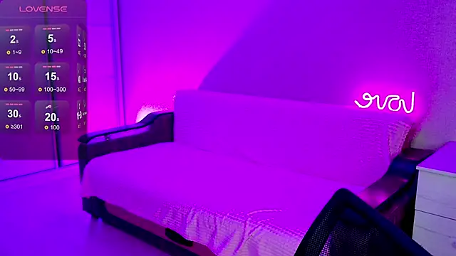 School Love online show from December 18, 2024, 7:19 pm