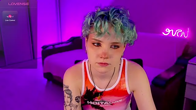 School Love online show from December 20, 2024, 1:11 pm