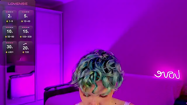 School Love online show from December 23, 2024, 1:24 pm