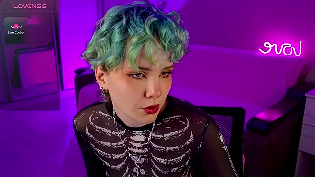 School Love online show from January 4, 2025, 4:11 pm