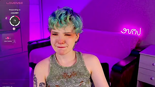 School Love online show from January 6, 2025, 1:08 pm