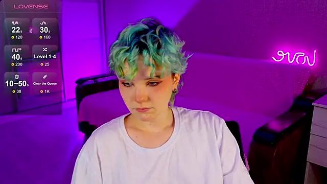 School Love online show from January 8, 2025, 1:09 pm