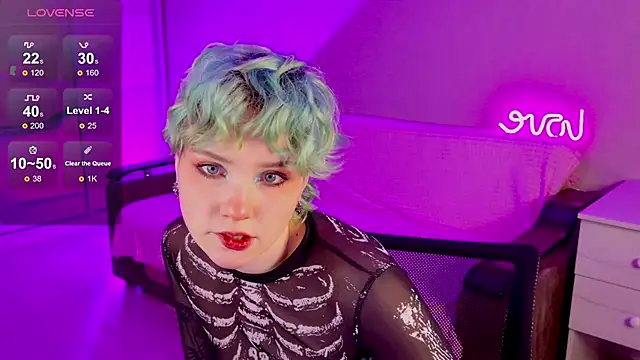 School Love online show from January 13, 2025, 1:17 pm