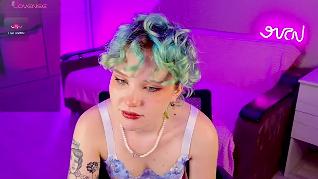 School Love online show from January 16, 2025, 4:18 pm