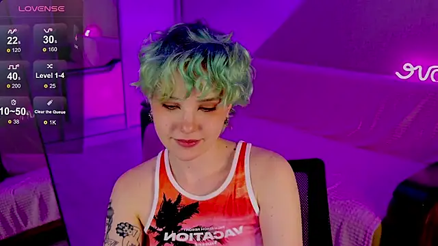 School Love online show from January 22, 2025, 4:12 pm