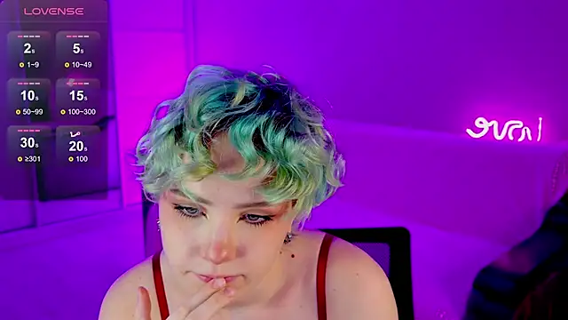 School Love online show from January 29, 2025, 1:07 pm