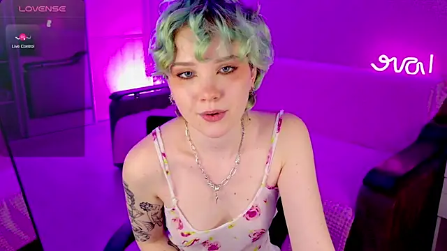 School Love online show from February 2, 2025, 4:11 pm