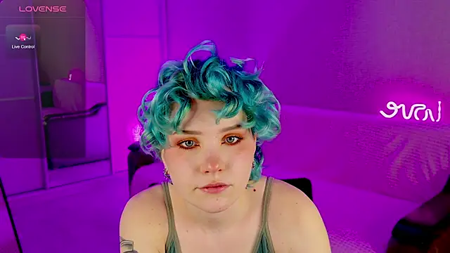 School Love online show from February 9, 2025, 1:03 pm