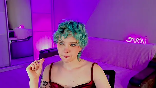 School Love online show from February 20, 2025, 1:08 pm