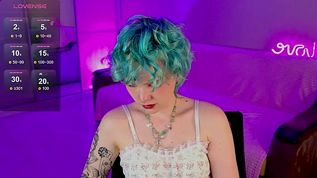 School Love online show from February 21, 2025, 1:11 pm