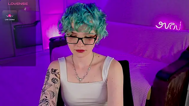 School Love online show from February 23, 2025, 4:13 pm