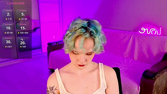 School Love online show from March 10, 2025, 1:10 pm