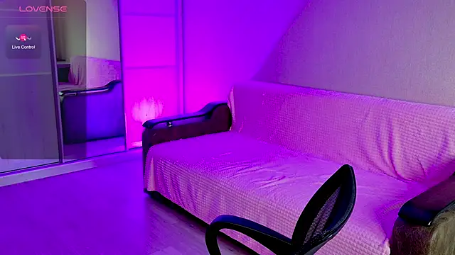 School Love online show from March 12, 2025, 1:08 pm