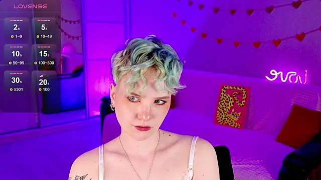 School Love online show from March 16, 2025, 4:12 pm