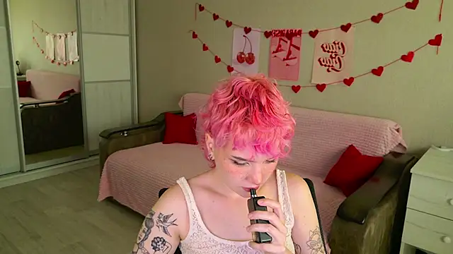 School Love online show from September 18, 2025, 11:12 am