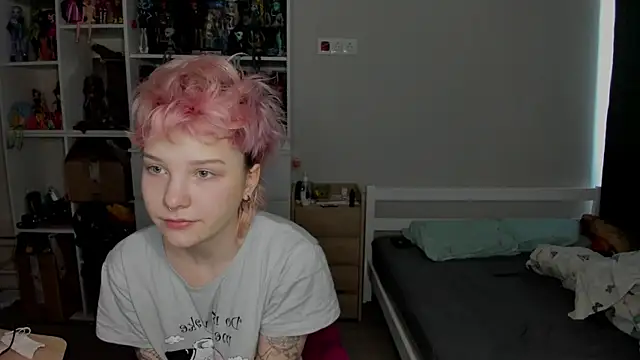 Snapshot of School_Love chatting on January 18, 2026, 7:56 am School Love online show from January 18, 2026, 7:56 am