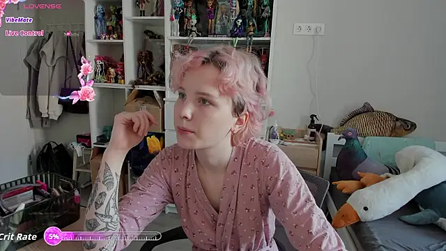 Snapshot of School_Love chatting on February 19, 2026, 7:04 am School Love online show from February 19, 2026, 7:04 am