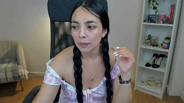  BellaEvans  online show from June 5, 2026, 6:52 am