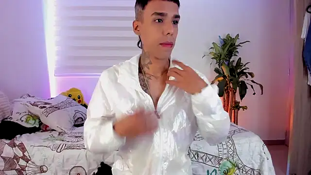 aldrinwhite online show from September 14, 2025, 5:34 pm