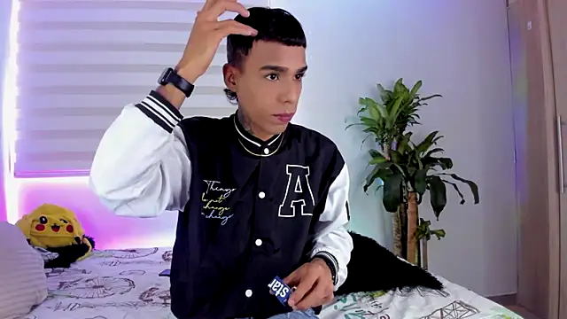 aldrinwhite online show from September 18, 2025, 8:00 pm