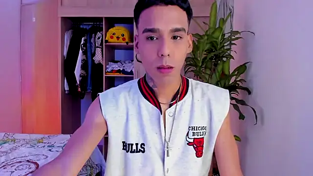 aldrinwhite online show from November 16, 2025, 6:13 pm