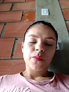 Snapshot of Mommy-Hot chatting on February 9, 2025, 6:37 pm Mommy-Hot online show from February 9, 2025, 6:37 pm