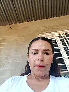 Snapshot of Mommy-Hot chatting on February 21, 2025, 1:44 pm Mommy-Hot online show from February 21, 2025, 1:44 pm