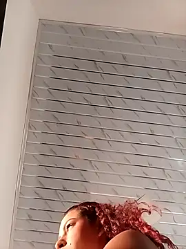 Snapshot of Mommy-Hot chatting on February 27, 2026, 1:44 pm Mommy-Hot online show from February 27, 2026, 1:44 pm