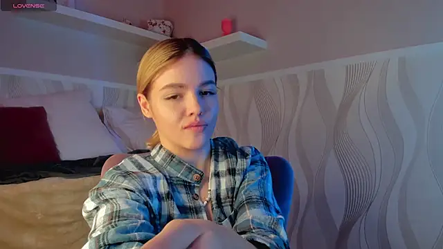 Anna Robinson online show from March 7, 2025, 4:13 am