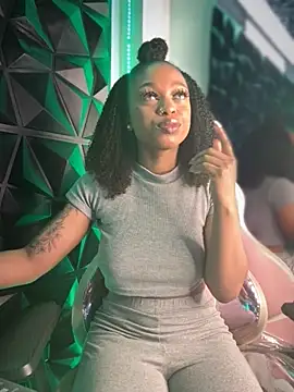 Melany Williams online show from November 11, 2025, 1:22 pm