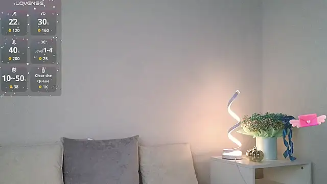 chloi hes online show from October 25, 2025, 10:23 am