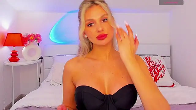 MissLoou online show from April 15, 2026, 5:14 am