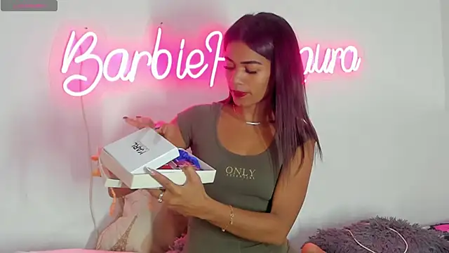 BarbieHotLaura online show from September 22, 2025, 5:15 pm