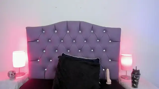 Nyx nayla online show from February 4, 2025, 3:33 am