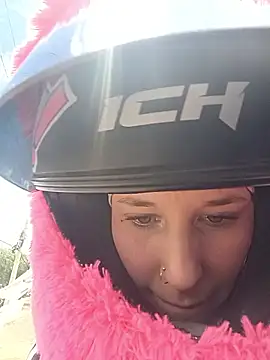 RubyEmerald online show from April 7, 2026, 4:18 pm